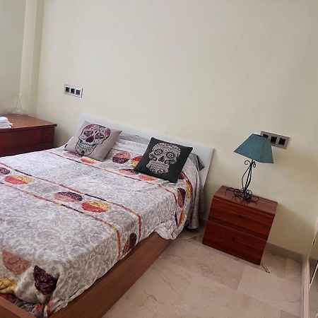 Casa Ideal Familias Y Grupos Con Balcones Exterior Soleada Patios Cerca Alhambra, Sierra Nevada, Rio Genil, Lancha Del Genil, Parque Llano Y Reloj Del Sol Con Barbacoas, Campo De Futbol, Circuito Gimnasia Apartment Granada Bagian luar foto