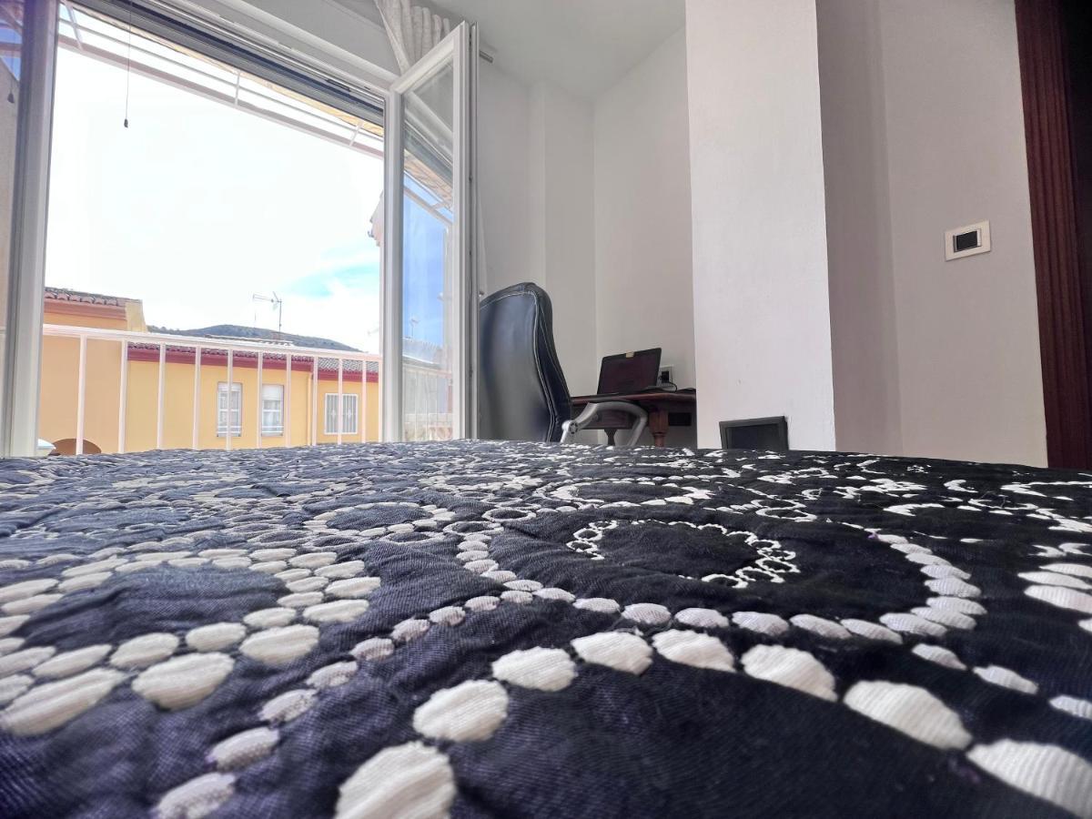 Casa Ideal Familias Y Grupos Con Balcones Exterior Soleada Patios Cerca Alhambra, Sierra Nevada, Rio Genil, Lancha Del Genil, Parque Llano Y Reloj Del Sol Con Barbacoas, Campo De Futbol, Circuito Gimnasia Apartment Granada Bagian luar foto