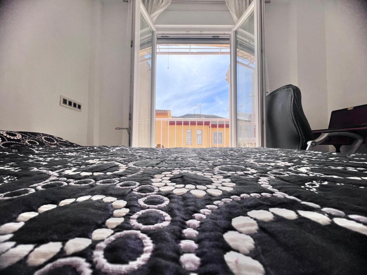 Casa Ideal Familias Y Grupos Con Balcones Exterior Soleada Patios Cerca Alhambra, Sierra Nevada, Rio Genil, Lancha Del Genil, Parque Llano Y Reloj Del Sol Con Barbacoas, Campo De Futbol, Circuito Gimnasia Apartment Granada Bagian luar foto