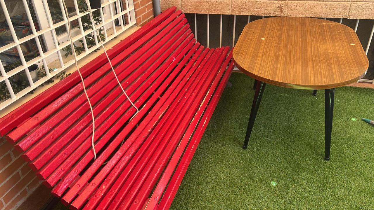 Casa Ideal Familias Y Grupos Con Balcones Exterior Soleada Patios Cerca Alhambra, Sierra Nevada, Rio Genil, Lancha Del Genil, Parque Llano Y Reloj Del Sol Con Barbacoas, Campo De Futbol, Circuito Gimnasia Apartment Granada Bagian luar foto