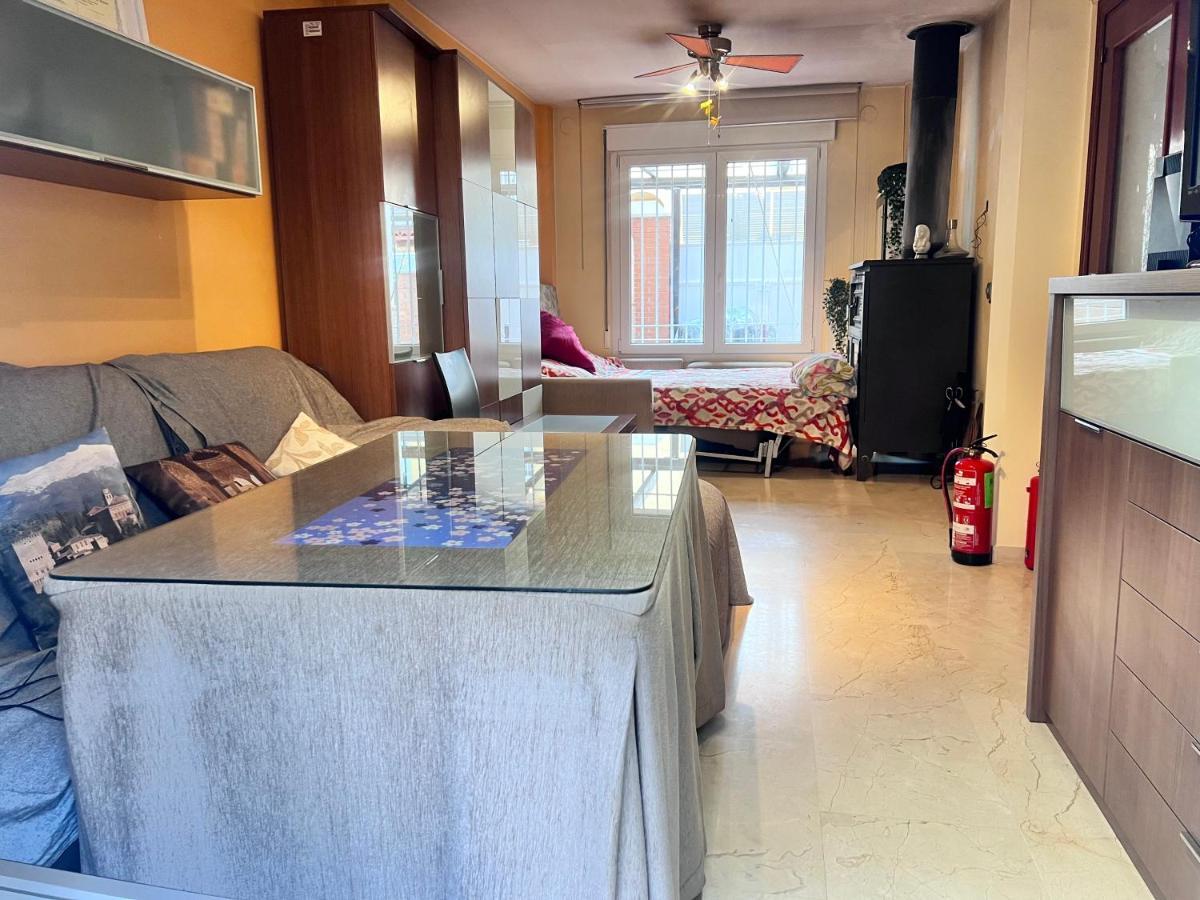 Casa Ideal Familias Y Grupos Con Balcones Exterior Soleada Patios Cerca Alhambra, Sierra Nevada, Rio Genil, Lancha Del Genil, Parque Llano Y Reloj Del Sol Con Barbacoas, Campo De Futbol, Circuito Gimnasia Apartment Granada Bagian luar foto
