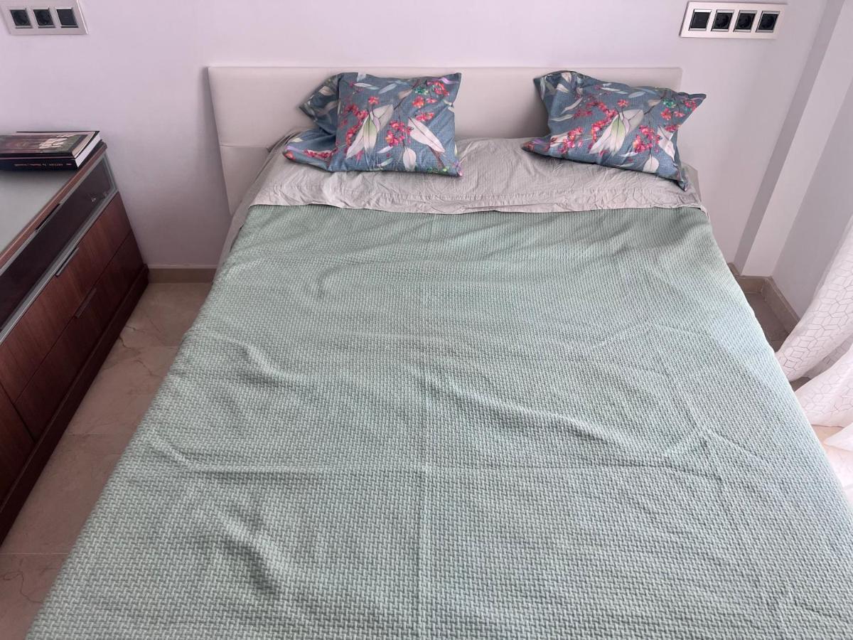Casa Ideal Familias Y Grupos Con Balcones Exterior Soleada Patios Cerca Alhambra, Sierra Nevada, Rio Genil, Lancha Del Genil, Parque Llano Y Reloj Del Sol Con Barbacoas, Campo De Futbol, Circuito Gimnasia Apartment Granada Bagian luar foto