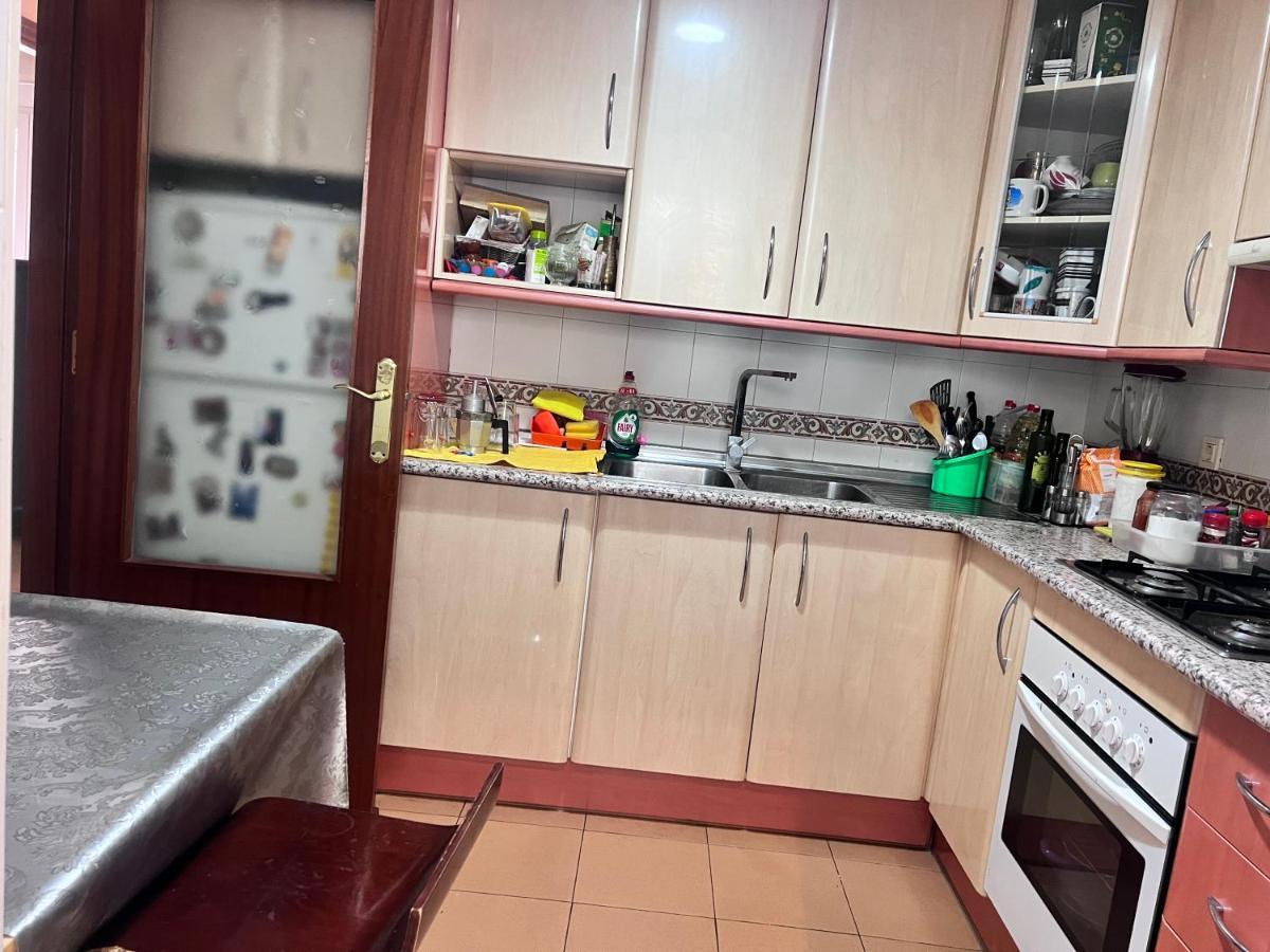 Casa Ideal Familias Y Grupos Con Balcones Exterior Soleada Patios Cerca Alhambra, Sierra Nevada, Rio Genil, Lancha Del Genil, Parque Llano Y Reloj Del Sol Con Barbacoas, Campo De Futbol, Circuito Gimnasia Apartment Granada Bagian luar foto