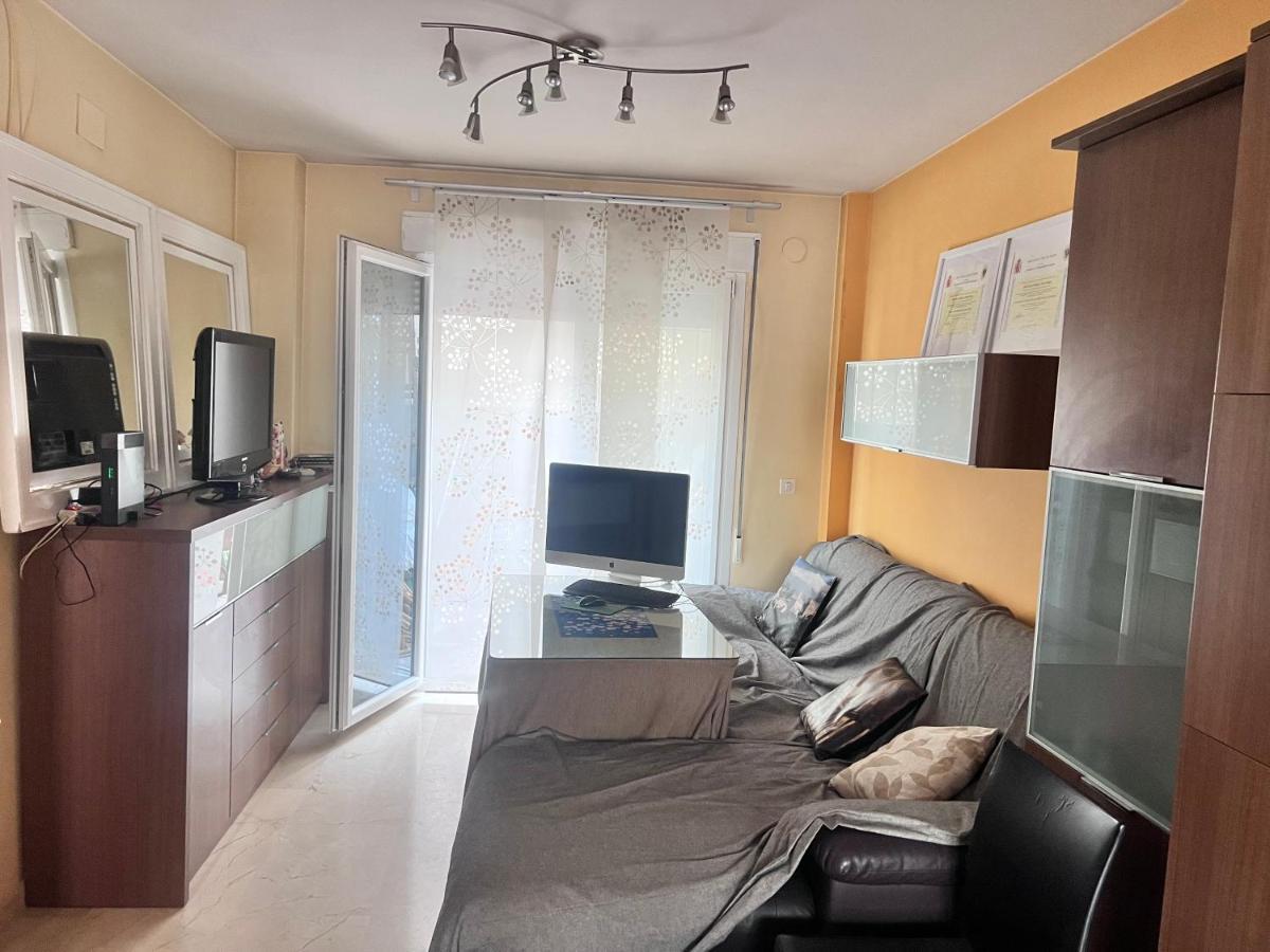 Casa Ideal Familias Y Grupos Con Balcones Exterior Soleada Patios Cerca Alhambra, Sierra Nevada, Rio Genil, Lancha Del Genil, Parque Llano Y Reloj Del Sol Con Barbacoas, Campo De Futbol, Circuito Gimnasia Apartment Granada Bagian luar foto