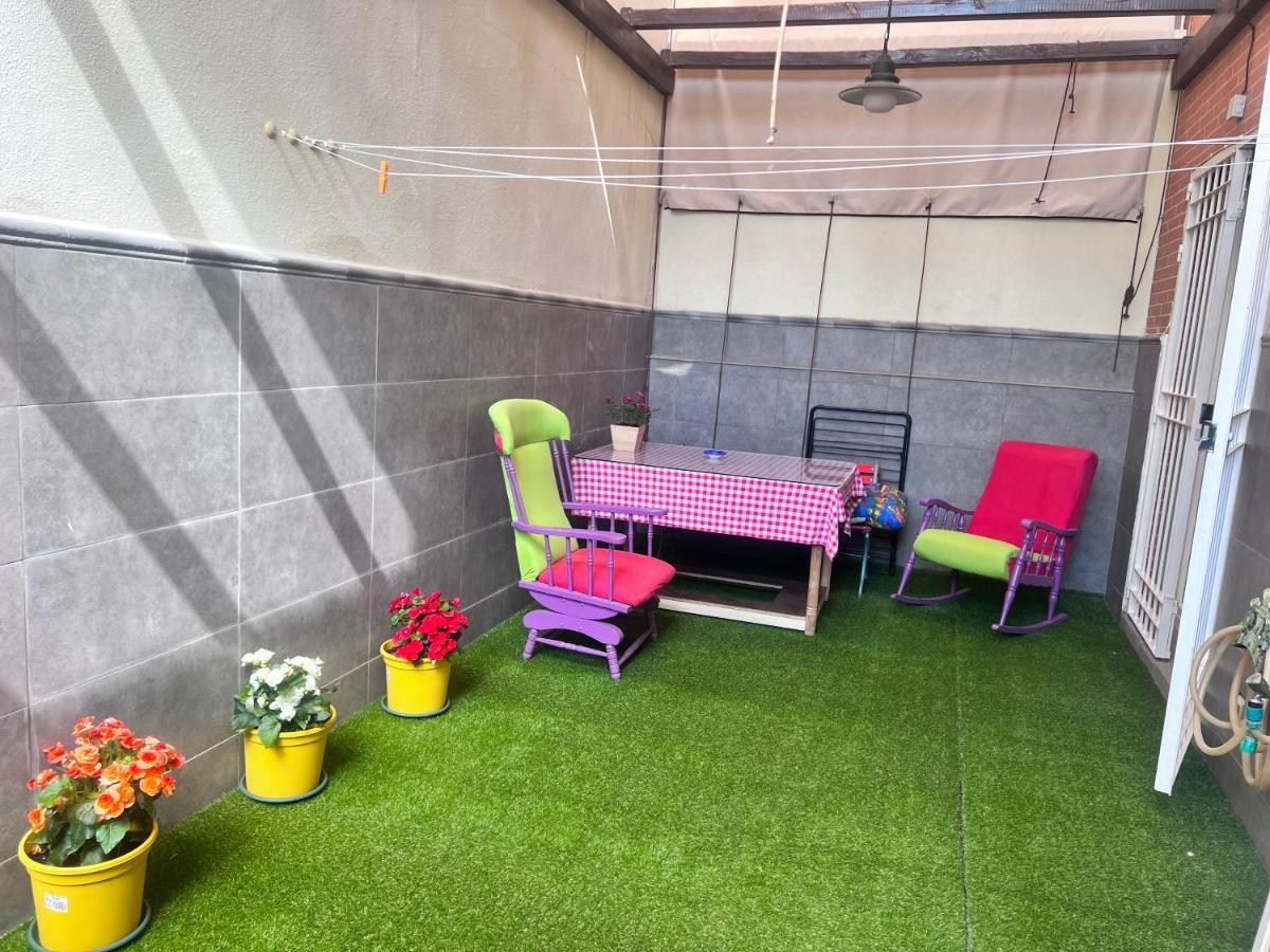Casa Ideal Familias Y Grupos Con Balcones Exterior Soleada Patios Cerca Alhambra, Sierra Nevada, Rio Genil, Lancha Del Genil, Parque Llano Y Reloj Del Sol Con Barbacoas, Campo De Futbol, Circuito Gimnasia Apartment Granada Bagian luar foto