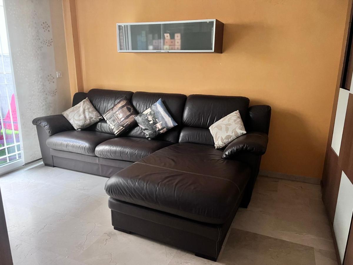 Casa Ideal Familias Y Grupos Con Balcones Exterior Soleada Patios Cerca Alhambra, Sierra Nevada, Rio Genil, Lancha Del Genil, Parque Llano Y Reloj Del Sol Con Barbacoas, Campo De Futbol, Circuito Gimnasia Apartment Granada Bagian luar foto