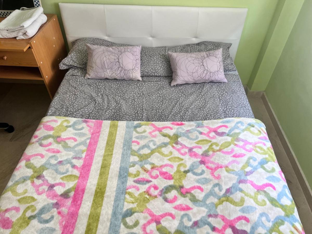 Casa Ideal Familias Y Grupos Con Balcones Exterior Soleada Patios Cerca Alhambra, Sierra Nevada, Rio Genil, Lancha Del Genil, Parque Llano Y Reloj Del Sol Con Barbacoas, Campo De Futbol, Circuito Gimnasia Apartment Granada Bagian luar foto
