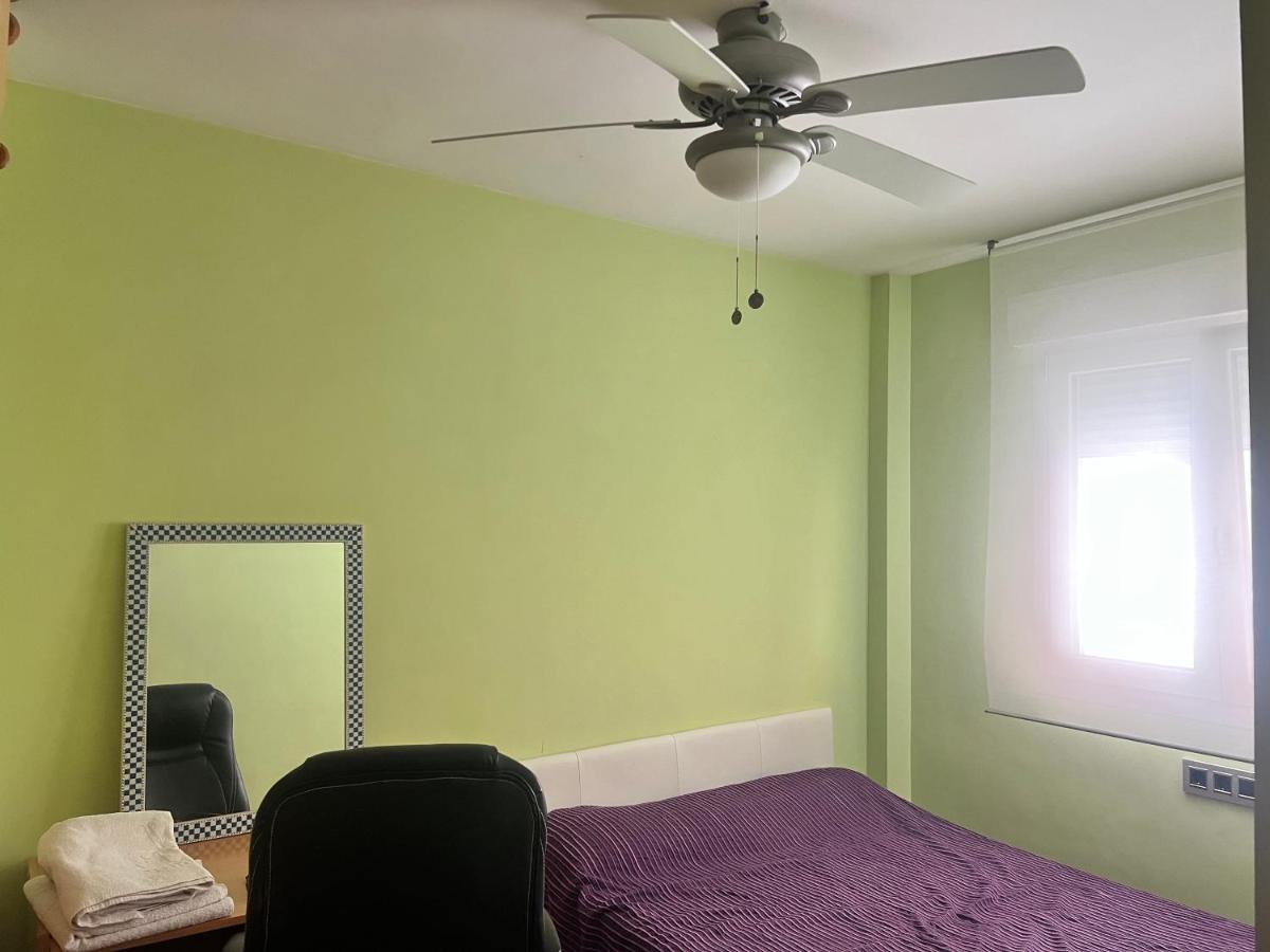 Casa Ideal Familias Y Grupos Con Balcones Exterior Soleada Patios Cerca Alhambra, Sierra Nevada, Rio Genil, Lancha Del Genil, Parque Llano Y Reloj Del Sol Con Barbacoas, Campo De Futbol, Circuito Gimnasia Apartment Granada Bagian luar foto